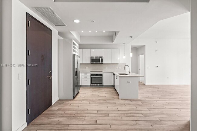 Foto del edificio - 999 SW 1st Ave