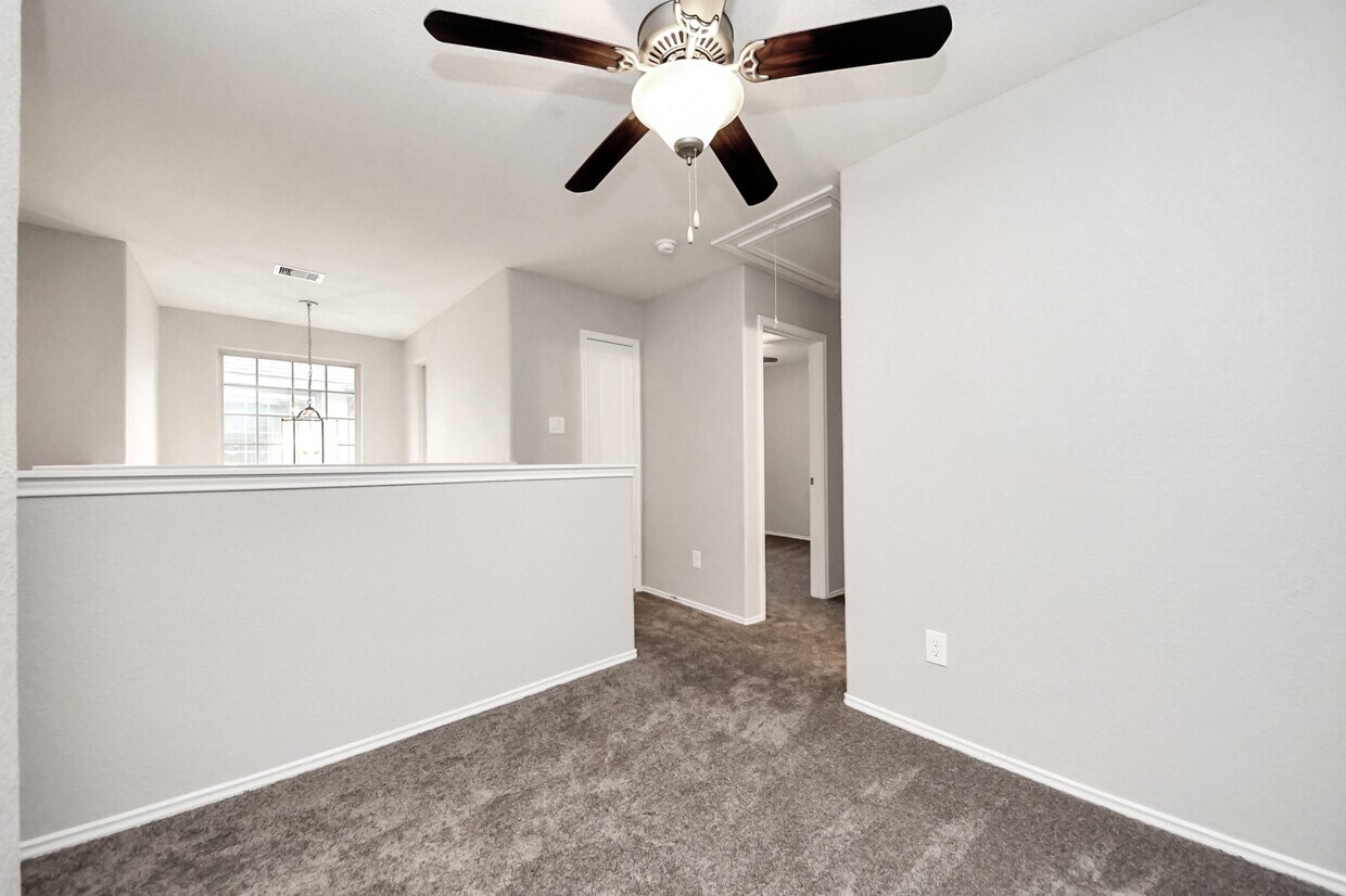 Building Photo - 16130 Beachside Pl