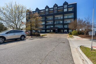 Building Photo - 40 Rader St