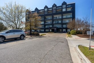 Building Photo - 40 Rader St