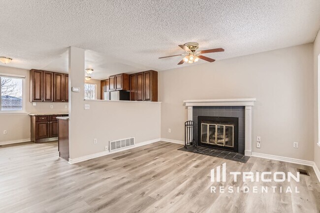 Building Photo - 8448 Prairie Clover Way