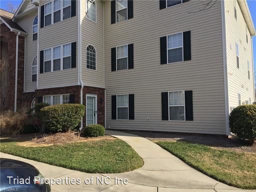 Primary Photo - 2 br, 2 bath House - 135 #2B James Rd.