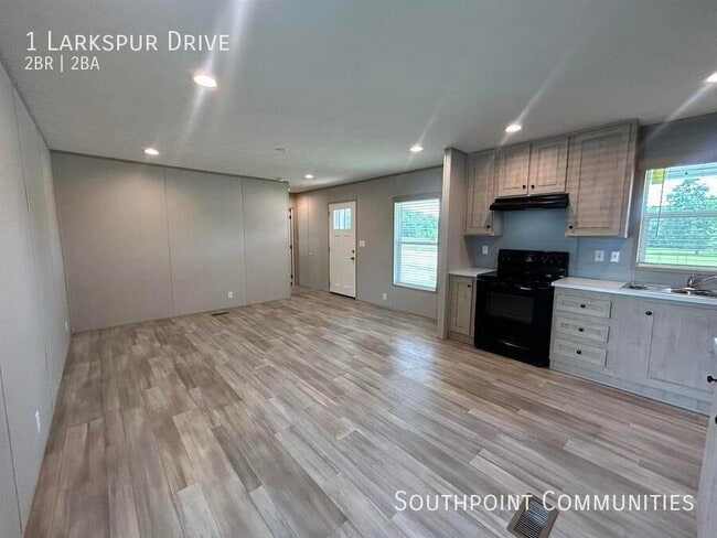 Building Photo - 1 Larkspur Dr
