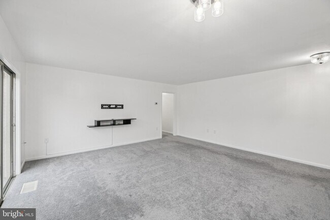 Foto del edificio - 10607 Weymouth St