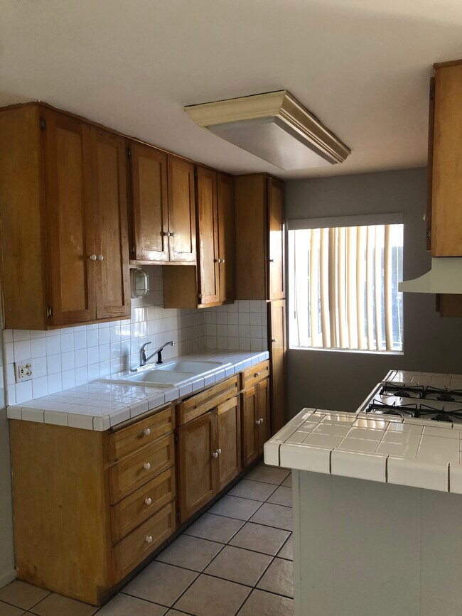 Foto del edificio - 7405 Hazeltine Ave