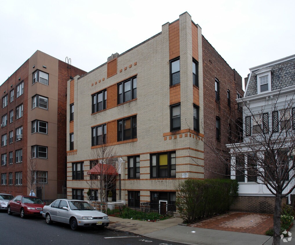 Primary Photo - 62-Hummingbird Properties, LLC