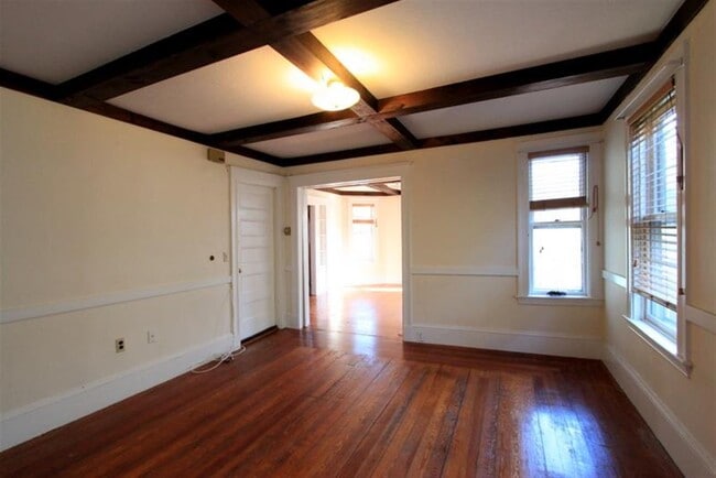 Foto del edificio - 92 Rogers Ave