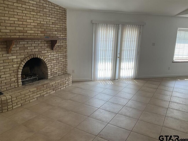 Building Photo - 5101 Foxglove Cir