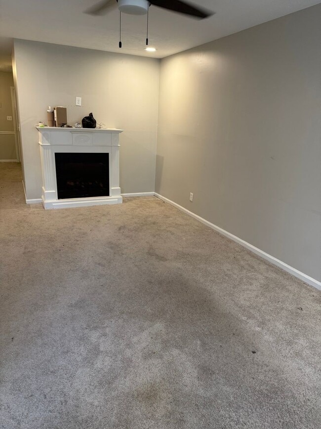 Building Photo - 911 Nottingham Dr