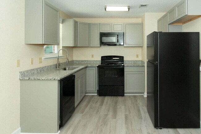 Foto del edificio - Charming 3-Bedroom home in Destin with Spa...