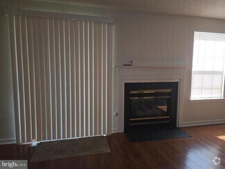 Building Photo - 206 Park Brook Ct