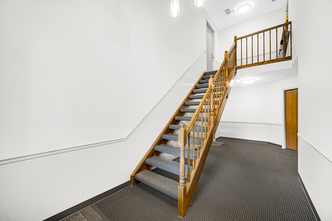 Building Photo - 610 Berkley Ct