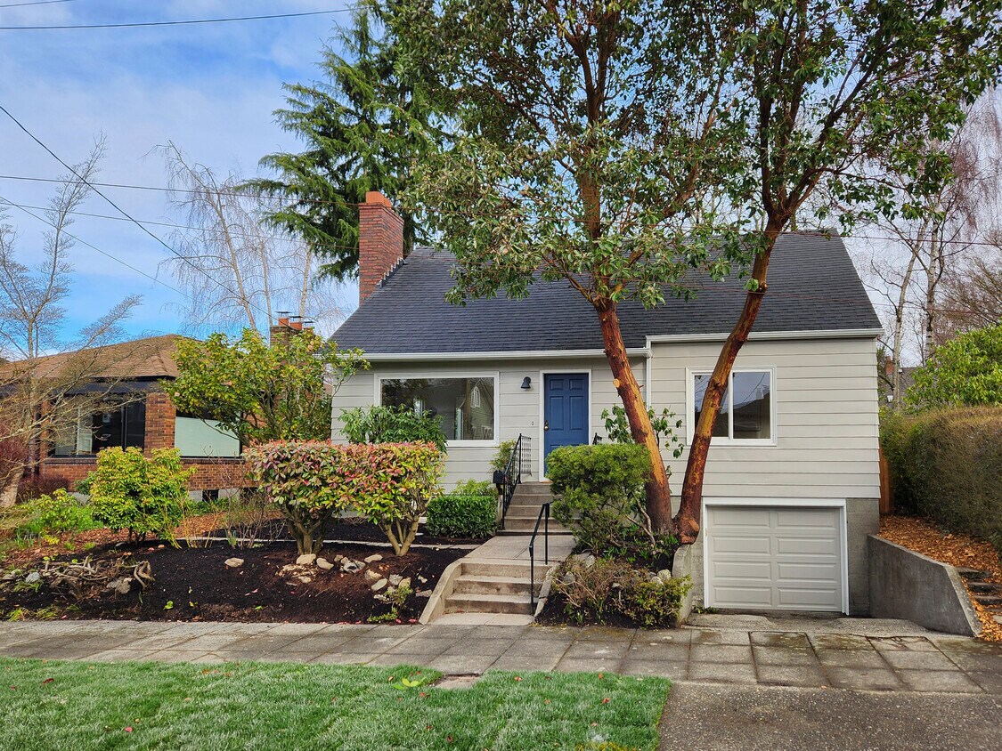 Primary Photo - 808 W Armour St