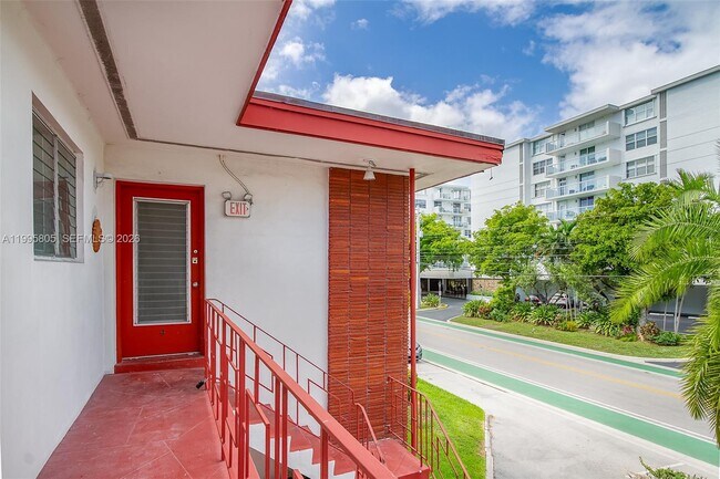 Foto del edificio - 10081 W Bay Harbor Dr