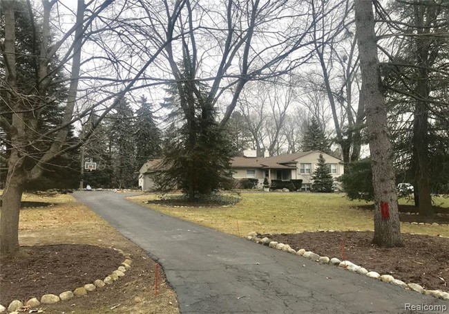 Foto del edificio - 30700 Kirk Ln