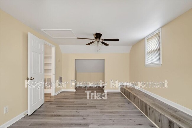 Foto del edificio - 506 Rocky Knoll Rd