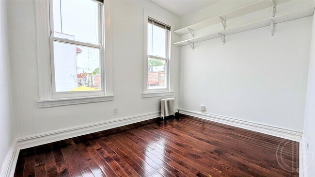 Foto del edificio - 45-07 Ditmars Blvd