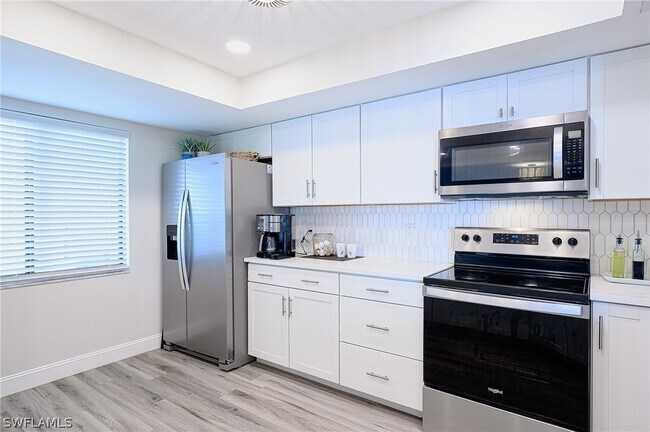 Foto del edificio - 586 Beachwalk Cir