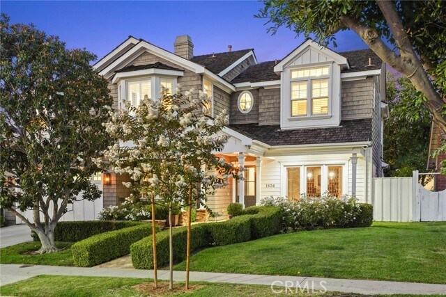 Foto del edificio - 1836 Port Stanhope Pl