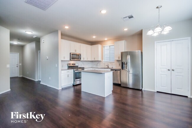 Building Photo - 4411 Windmill Run Dr