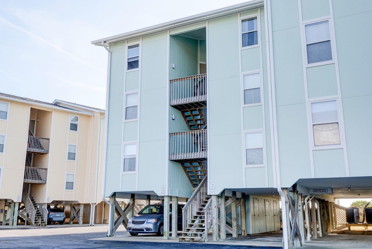 918 N New River Dr Unit 737, Surf City, NC 28445 Condo for Rent in Surf City, NC