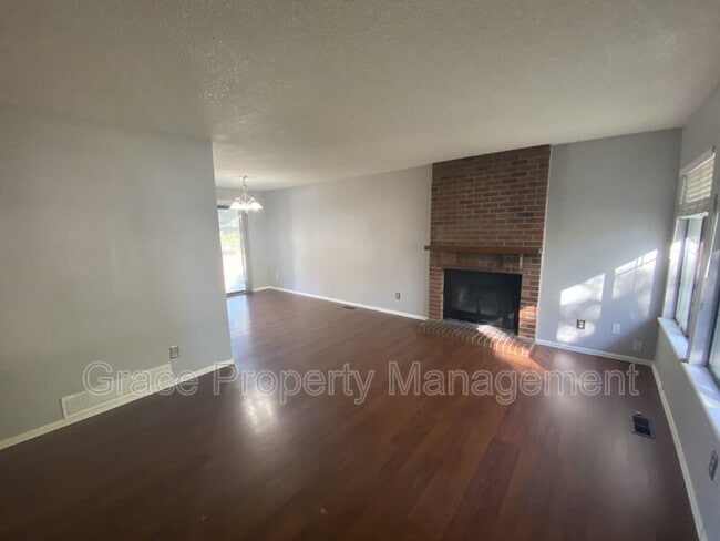 Building Photo - 15941 E Princeton Ave