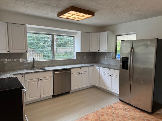 Foto del edificio - 1821 SW 23rd St