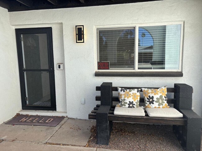 Building Photo - 2902 W Straford Dr