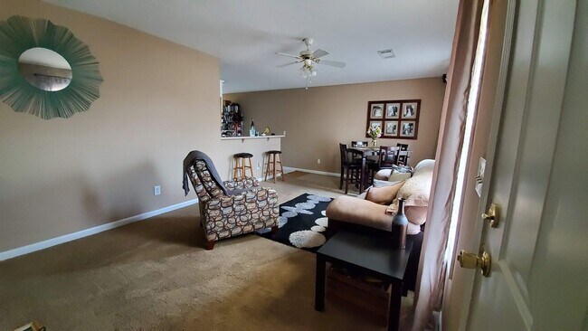 Foto del edificio - 1955 Rock Ledge Ct