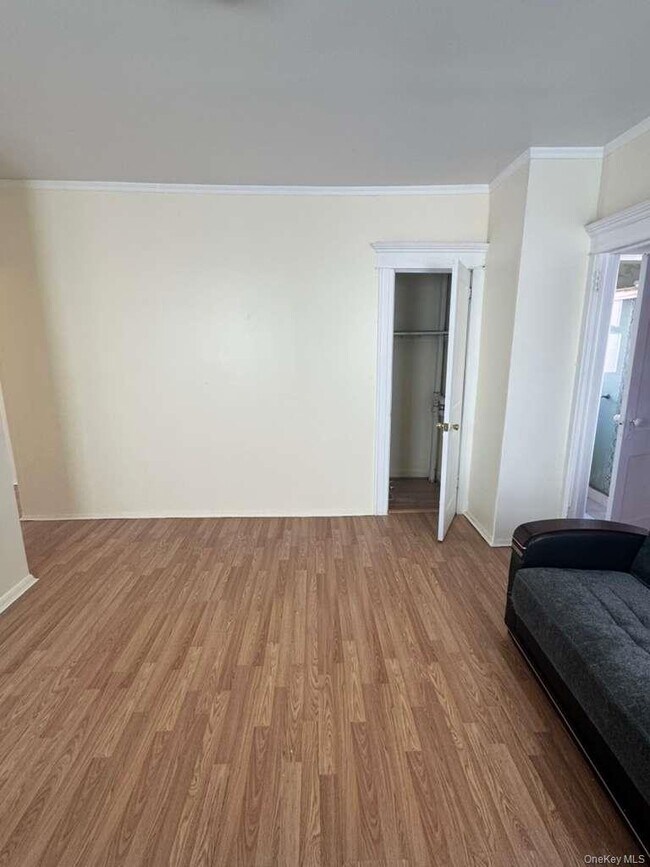 Foto del edificio - 88-11 185th St