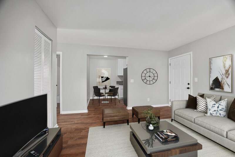 Primary Photo - 1700 E G Ave
