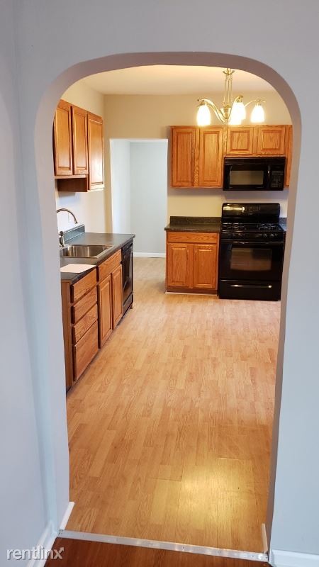 Building Photo - 3 br, 1 bath House - 327 Middleton St