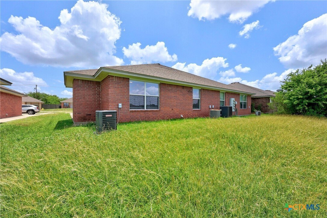 Foto del edificio - 3705 Littleleaf Dr