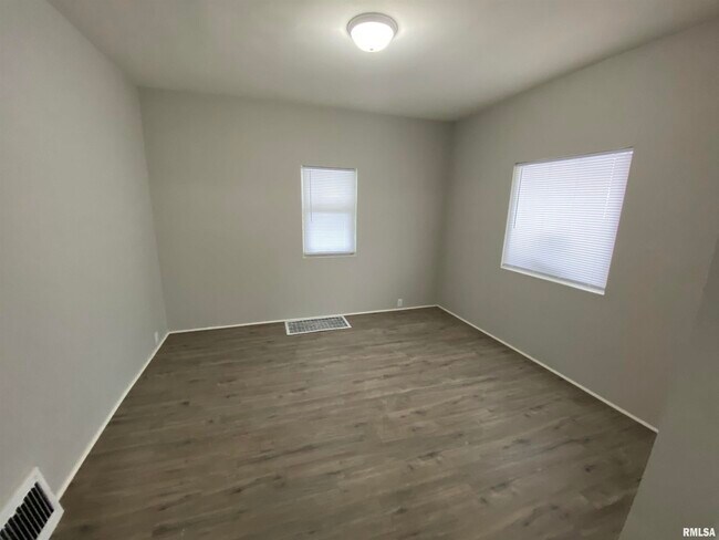 Foto del edificio - 3016 W Garden St