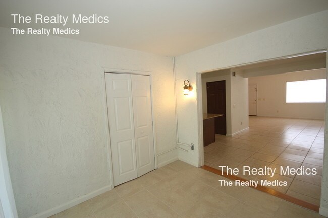 Building Photo - 1309 Winter Green Way