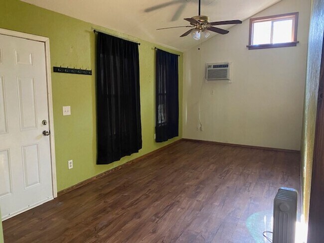 Building Photo - Rach style home in Jackson
