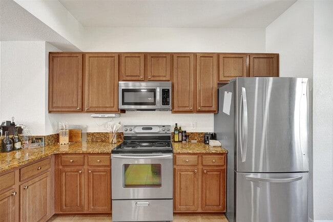 Building Photo - 228-228 SW 6th Ct