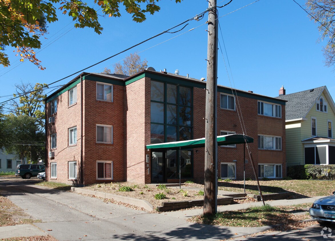 Primary Photo - 3540 11th Ave S