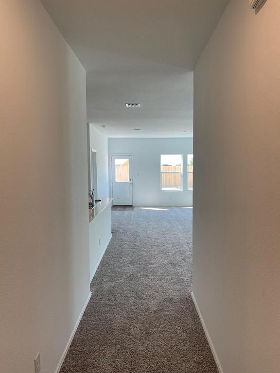 Foto del edificio - 502 Thunderstorm Ave