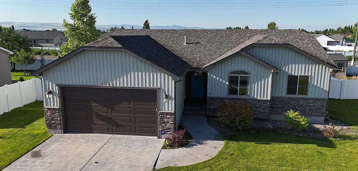 Foto principal - 5 Bed 3 Bath Home in Idaho Falls