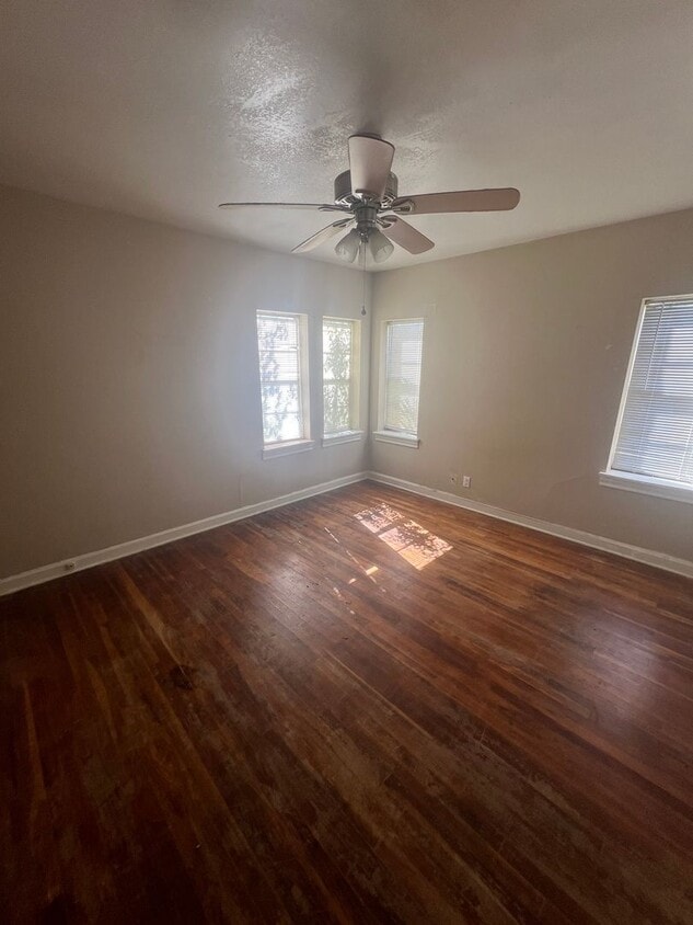 Foto del edificio - Large 2 bed home!