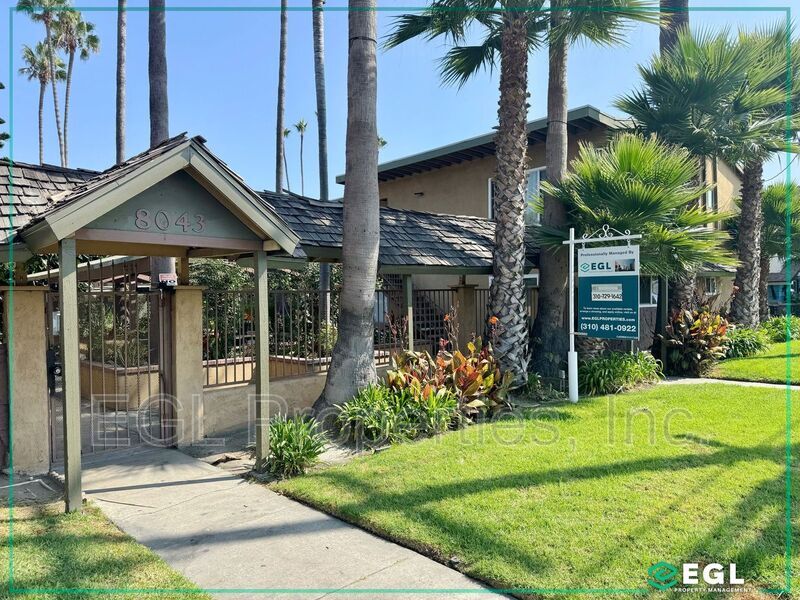 Primary Photo - 8055 Chapman Ave