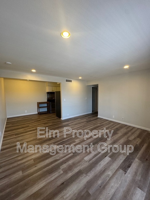 Foto del edificio - 615 S Royal Crest Cir