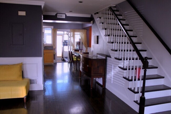 Foto del edificio - 10 Roseclair St