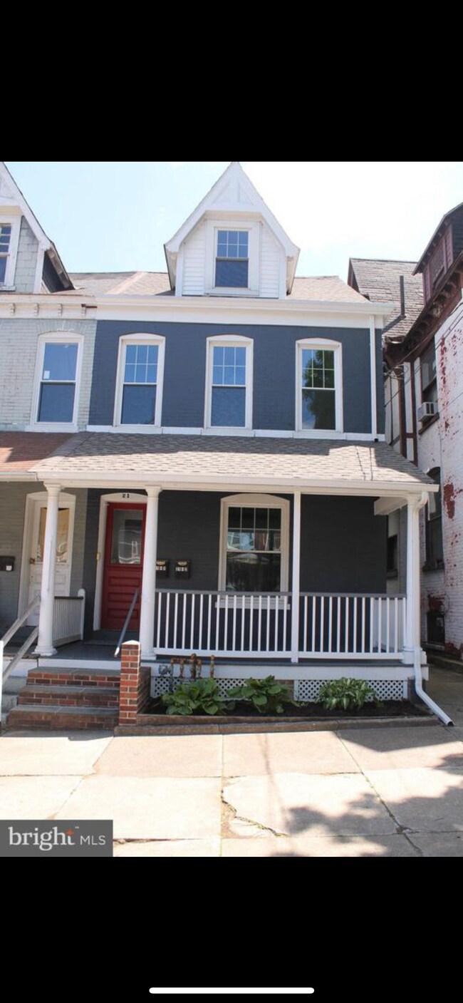 Building Photo - 21 N Broad St