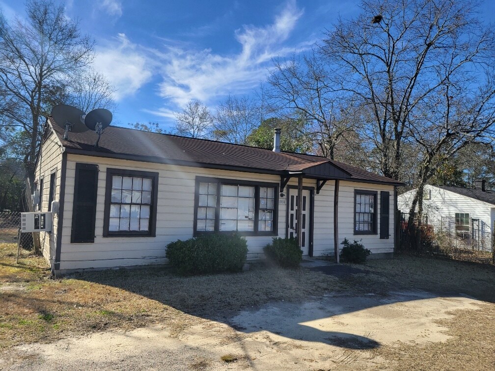 Primary Photo - 1904 Lumpkin Rd