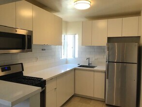 Building Photo - 725 Ensenada Ct