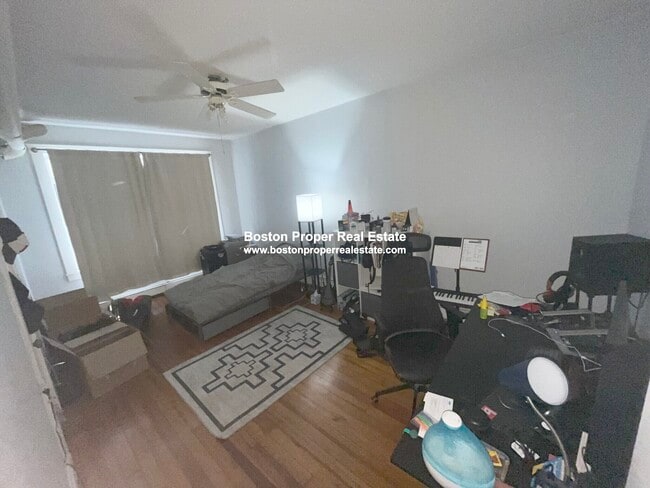 Building Photo - 80 Fenway St