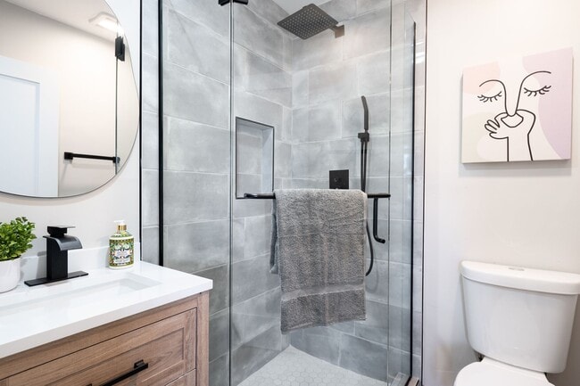 Foto del edificio - 6407 Richard St