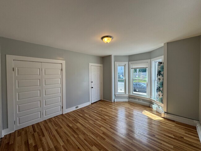Foto del edificio - 87 Hilldale Ave